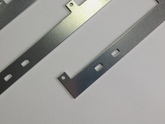 亜鉛めっき鋼板　ウィスカ対策　ZAM材　ブラケット板厚：0.25〜2mm　11～19インチラック
