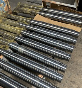 長尺シャフト加工・ロール加工　最大長6000mmまで対応可能　量産から単品物まで