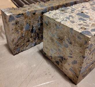 スチールファイバーコンクリート供試体ウォータージェット切断加工