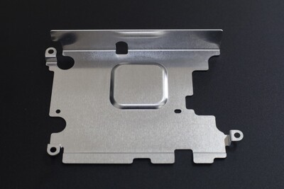 試作装置・検査機器向けA5052アルミ製板金筐体の試作加工｜軽量化対応・1個から短納期製作