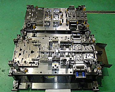 プレス工場の金型部門が設計・製作するプログレ金型