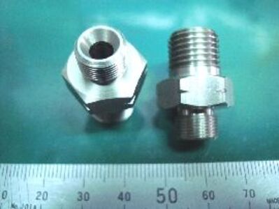 ステンレス　SUS303　挽物～穴加工