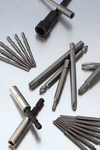 ドライバービットの活用シーンをご紹介！家庭用から産業用まで活躍する先端工具について