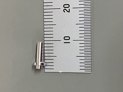 極小径部品の高精度加工｜外径Φ2・内径Φ1・全長8.5mmのSUS304微細加工