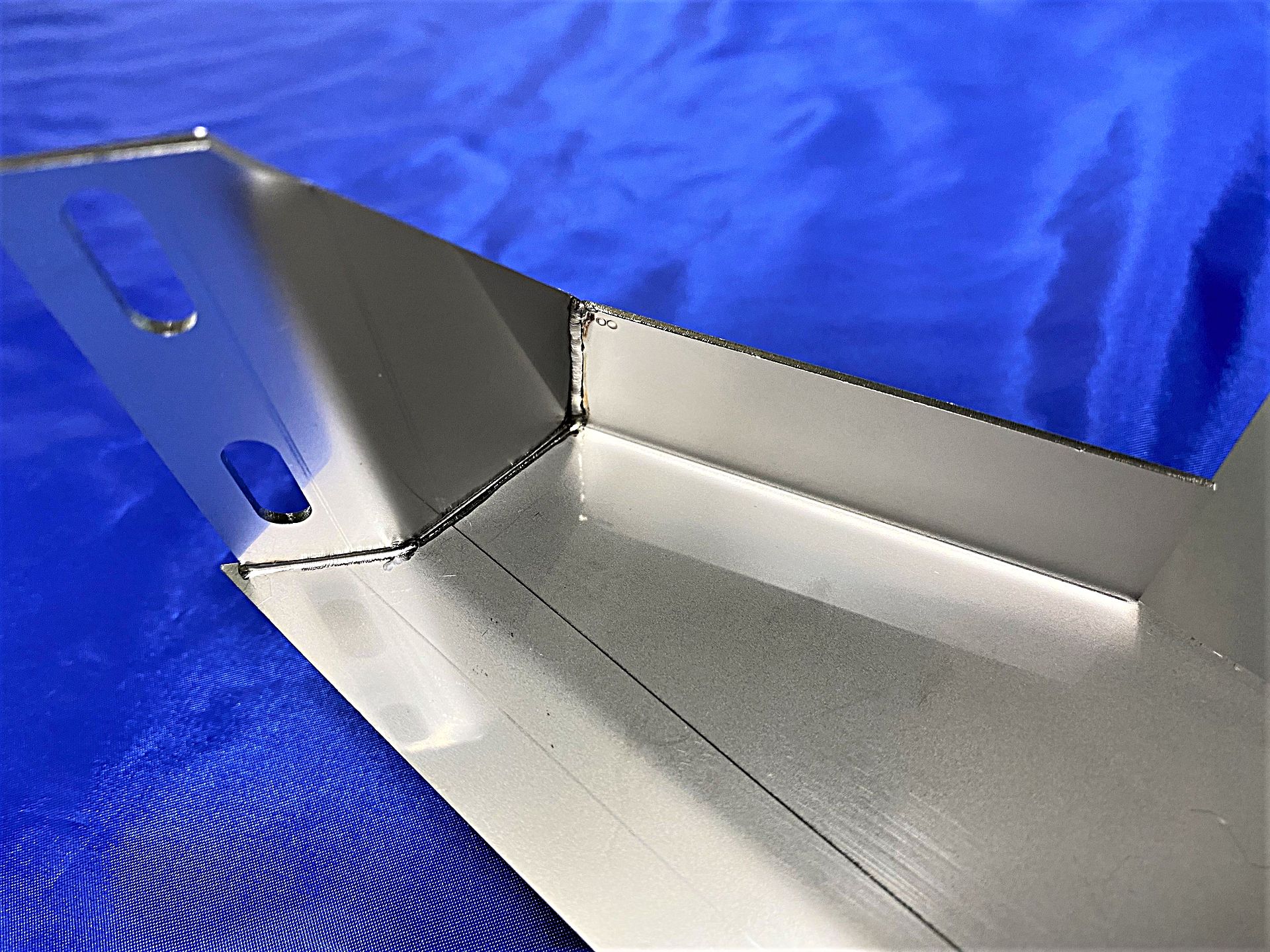 多目的レーキ　丈夫な溶接仕上げ‼️ グラインダーでの平滑仕上げ ハイブリット溶接 U曲げ加工 高品質な加工