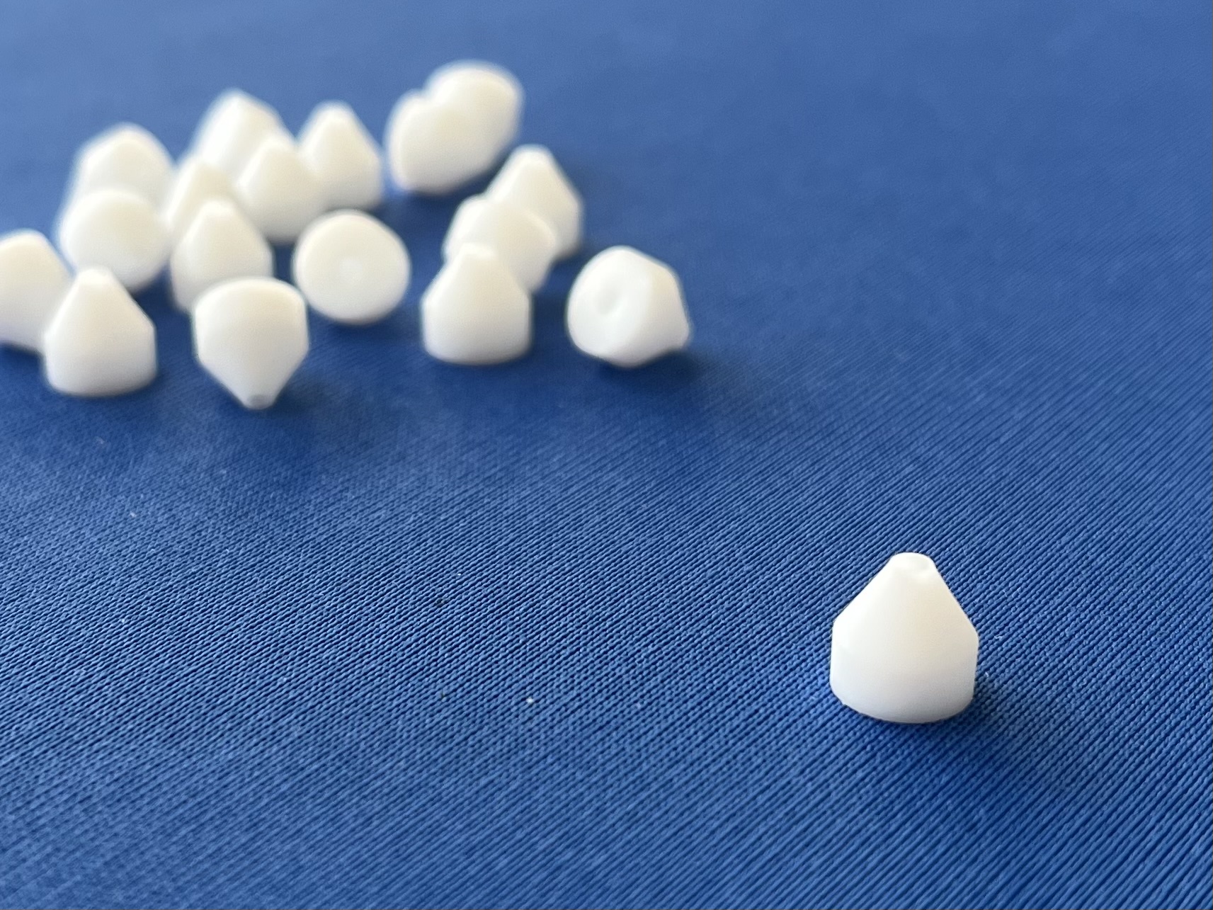 樹脂コッター 部品組み立て用楔 楔子 PTFE 耐薬品性 - 株式会社 大野社